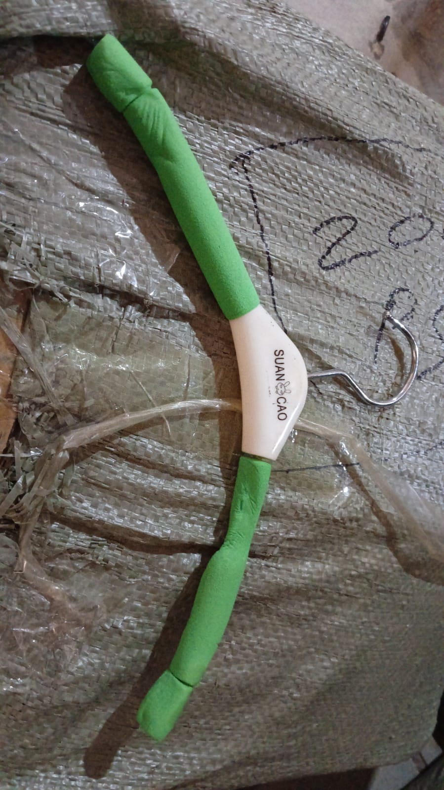 Solid Sponge Hanger Non-Slip Hanger Home No Trace Clothes Hanging Pants Clip Clothing Store Hangers, Clothes Hanger for Closet Wedding Dress Women, Men, Children Clothing (1 Pc / Mix Color) Solid Sponge Hanger Non-Slip Hanger Home No Trace Clothes Hanging Pants Clip Clothing Store Hangers, Clothes Hanger for Closet Wedding Dress Women, Men, Children Clothing (1 Pc / Mix Color)